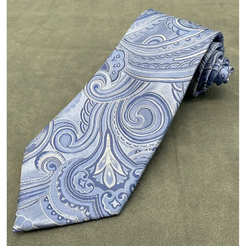 Donald J Trump Signature Collection Mens Blue Paisley Silk Tie Hand Made Classic